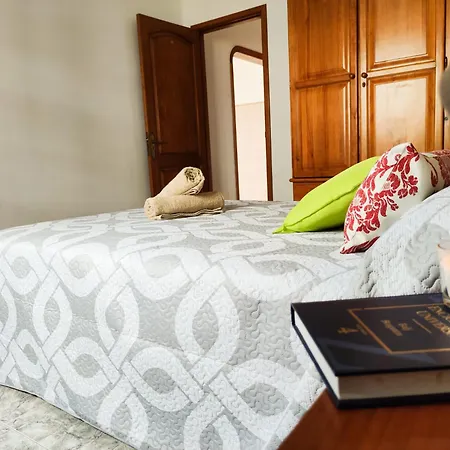 Volkkanrentals View House Feriehus *